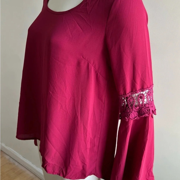 Rue 21 Women’s Ruffle Sleeve Bright Pink  Blouse - Size Medium NWT - Picture 3 of 7